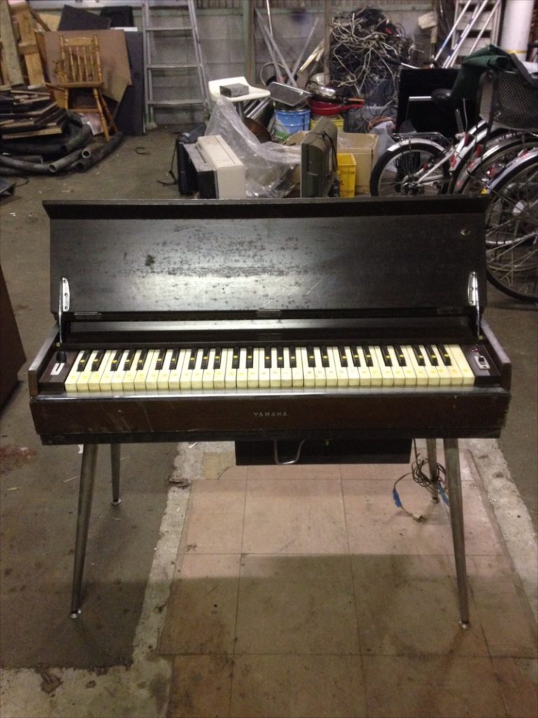 不用品回収したピアノ