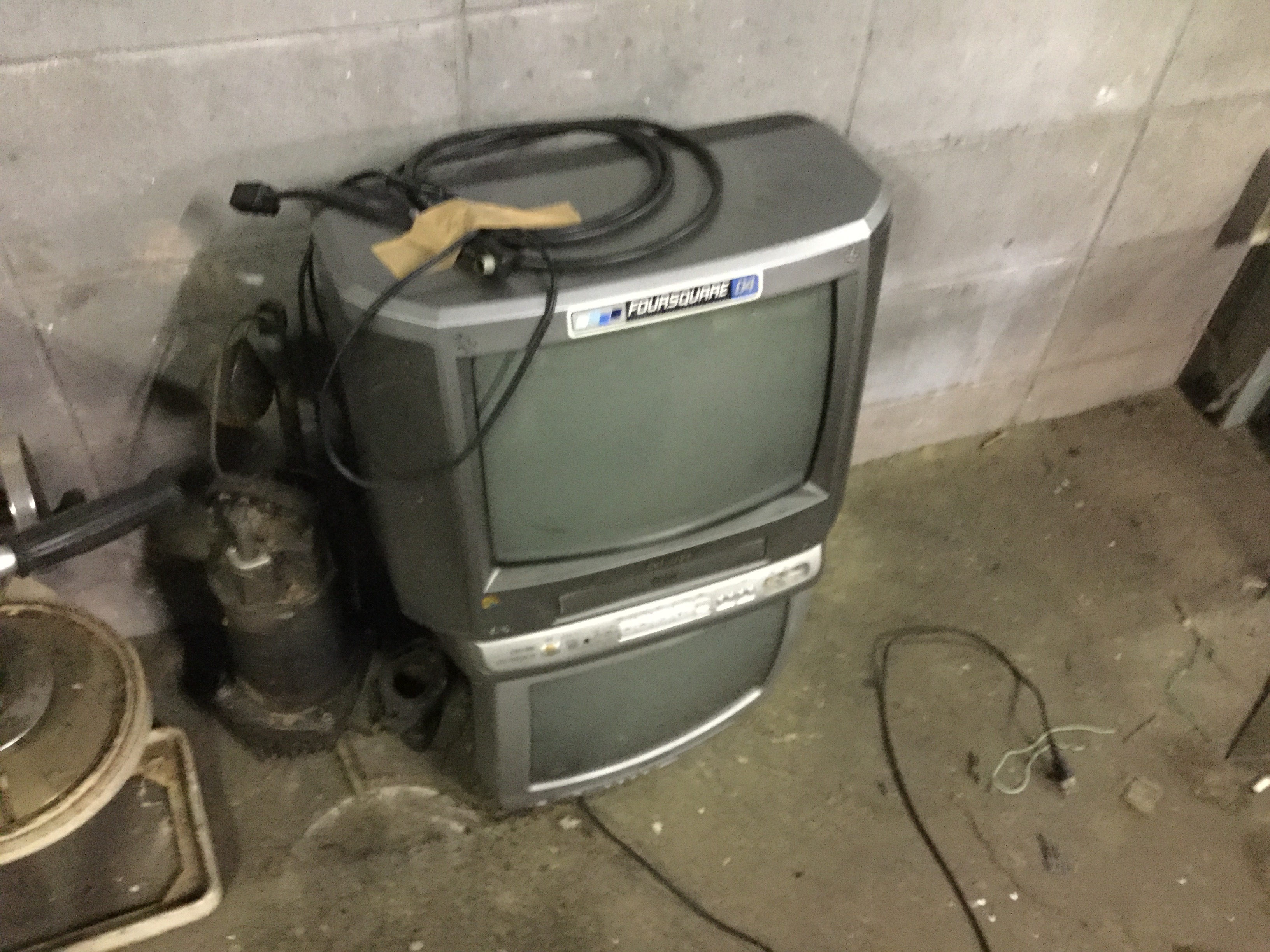 玉野市で不用品回収したブラウン管テレビ