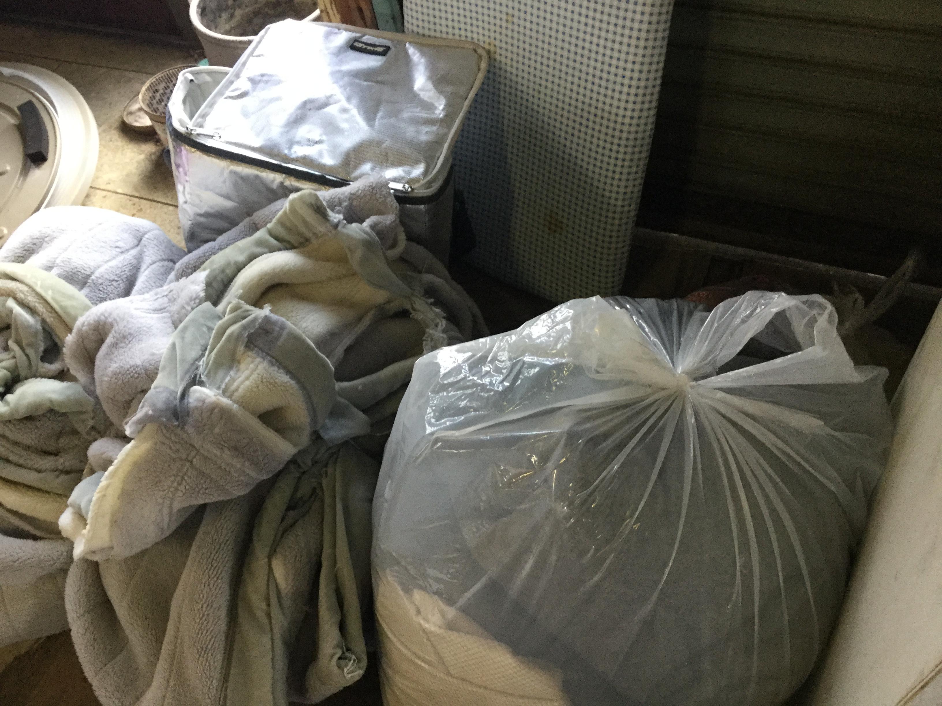 岡山県津山市で粗大ゴミの回収した衣類