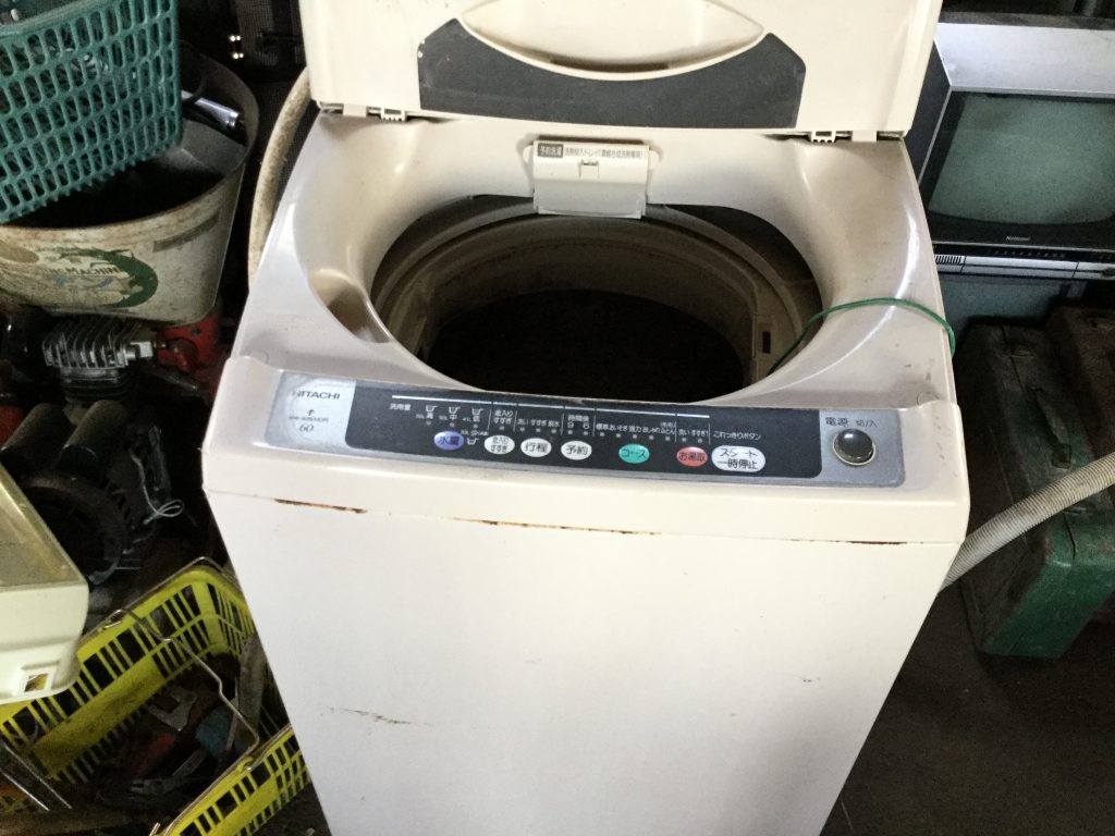 岡山市北区津高付近で回収した洗濯機です。