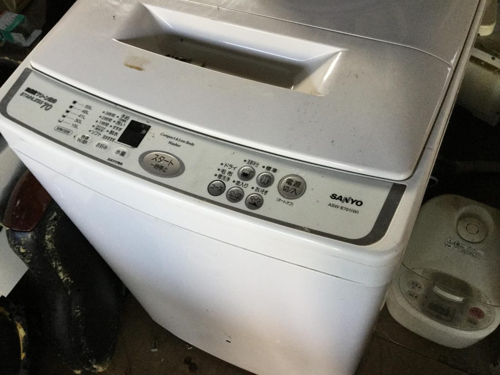 岡山市中区倉富付近で回収した洗濯機です。