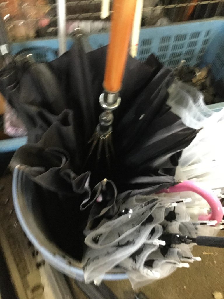 玉野市で不用品の回収をさせて頂いた傘