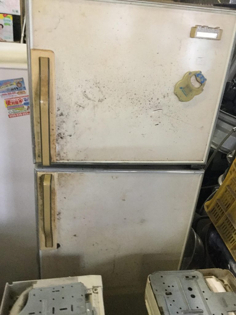 岡山市南区付近で不用品回収させて頂いた冷蔵庫