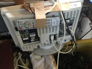 岡山県赤磐市での不用品回収、粗大ゴミの片付け回収した液晶テレビ