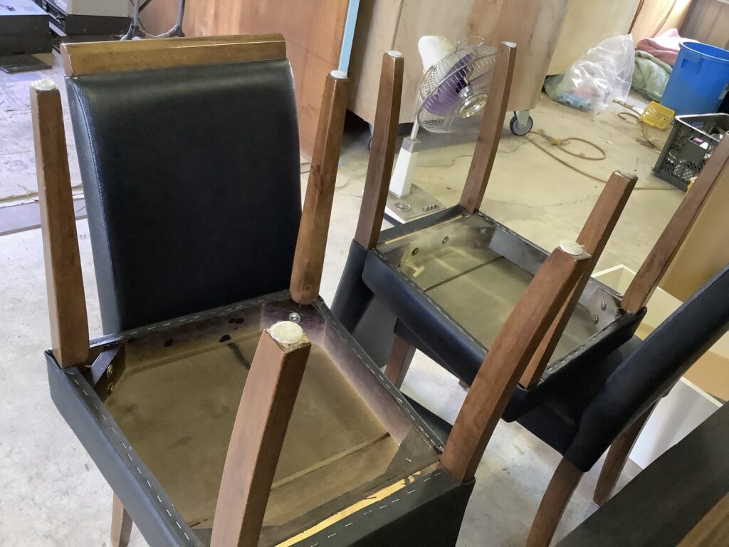 岡山市北区野田で回収した椅子