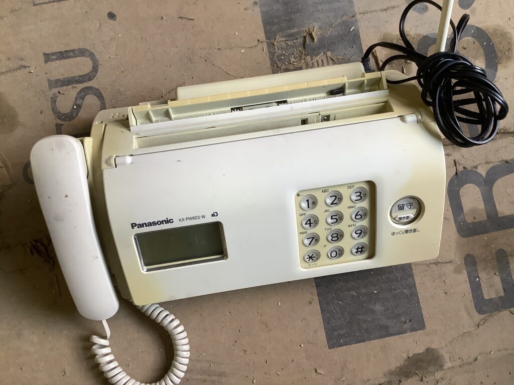 岡山市中区雄町で回収した電話機