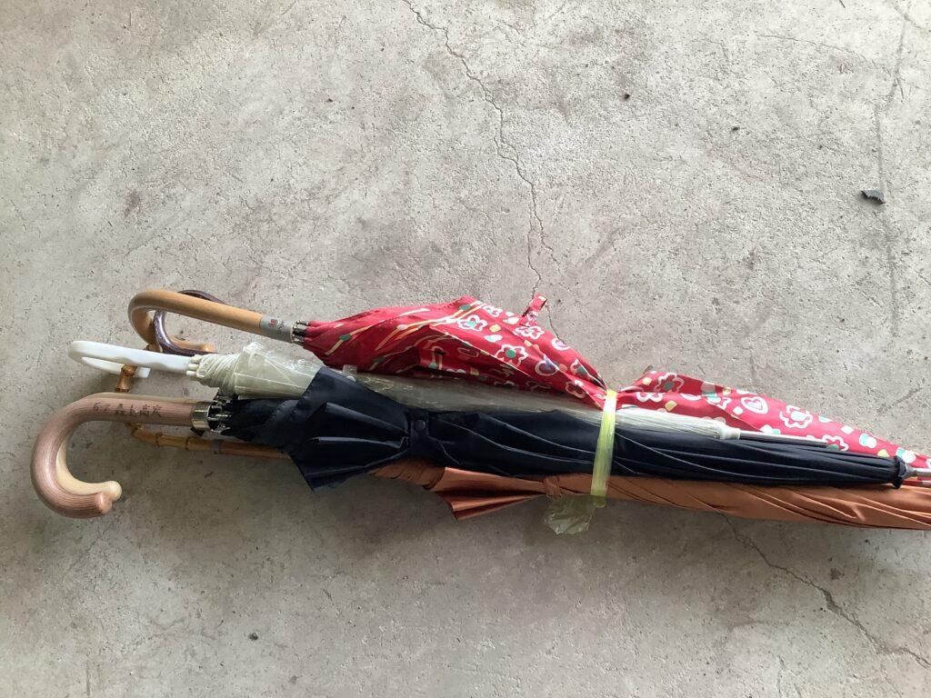 岡山市南区浦安本町で回収した傘