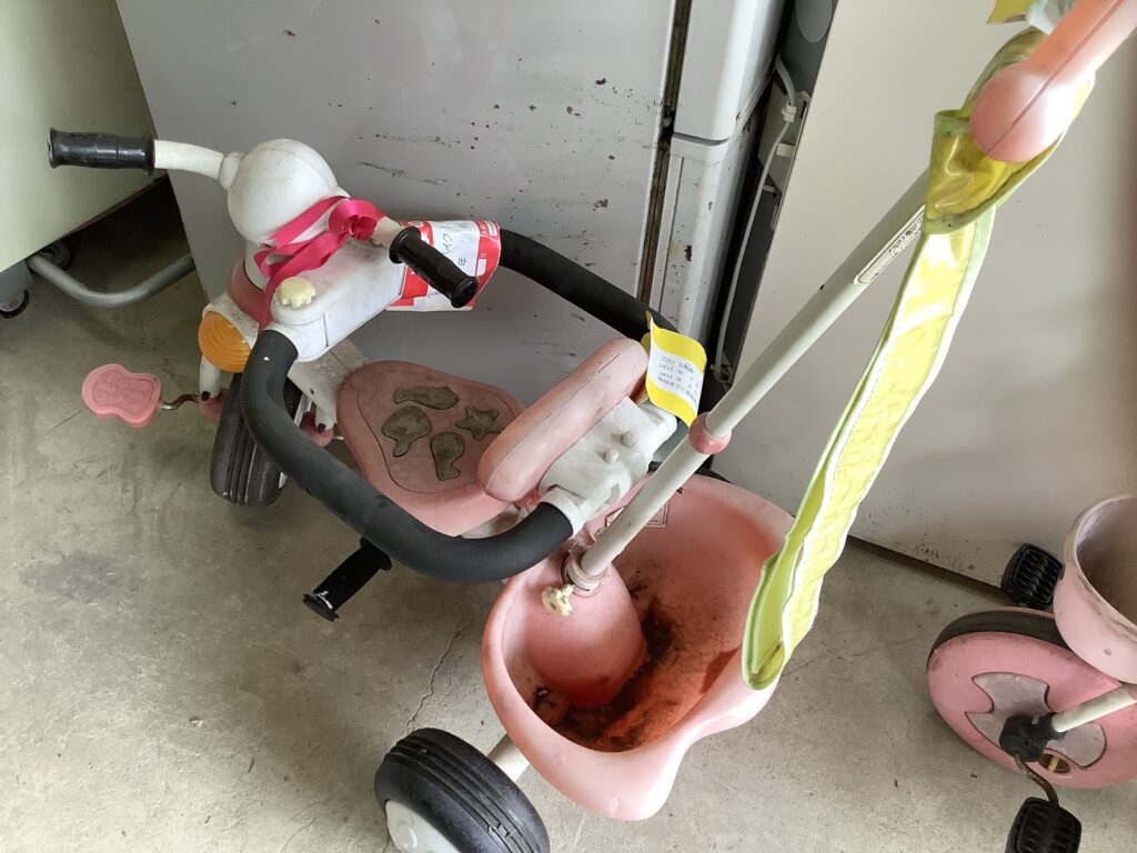 岡山市南区新保で回収した幼児用三輪車