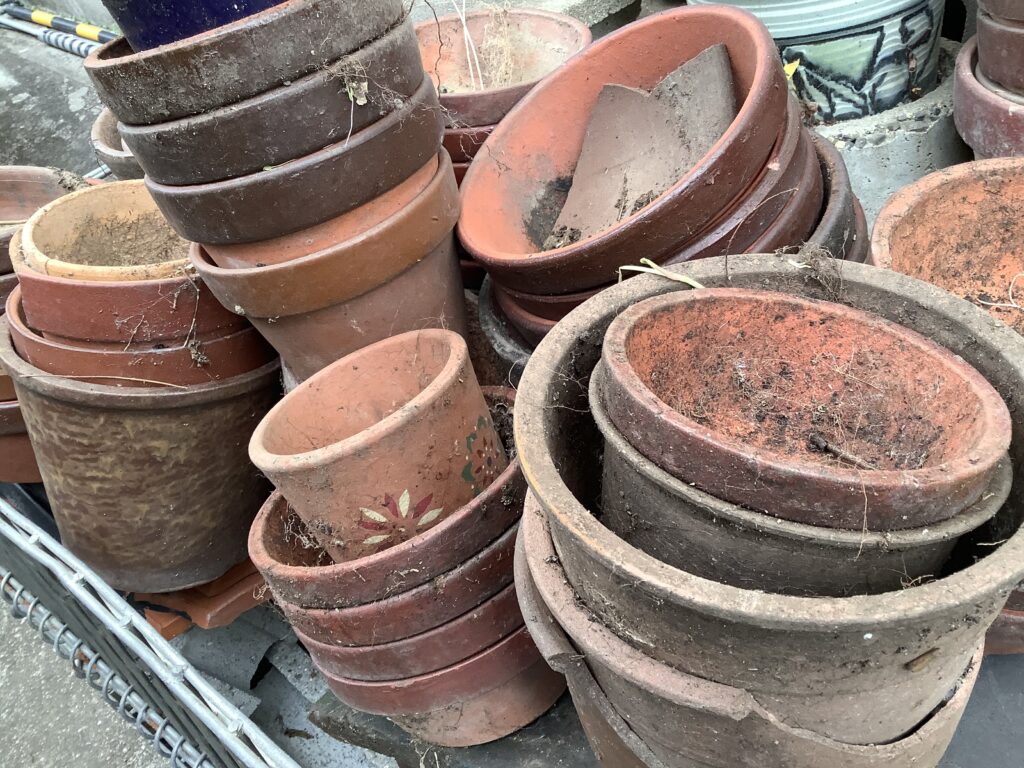 岡山市北区青江で回収した植木鉢