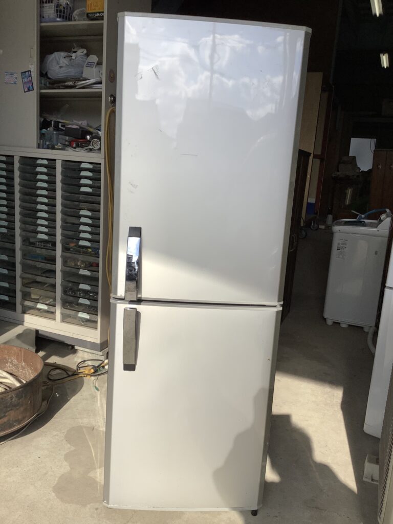 岡山市南区新保で回収した冷蔵庫