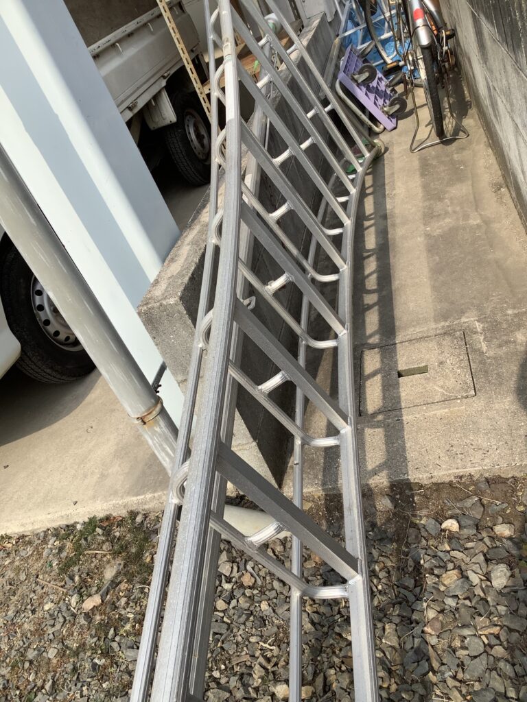 岡山市中区西川原で回収したはしご