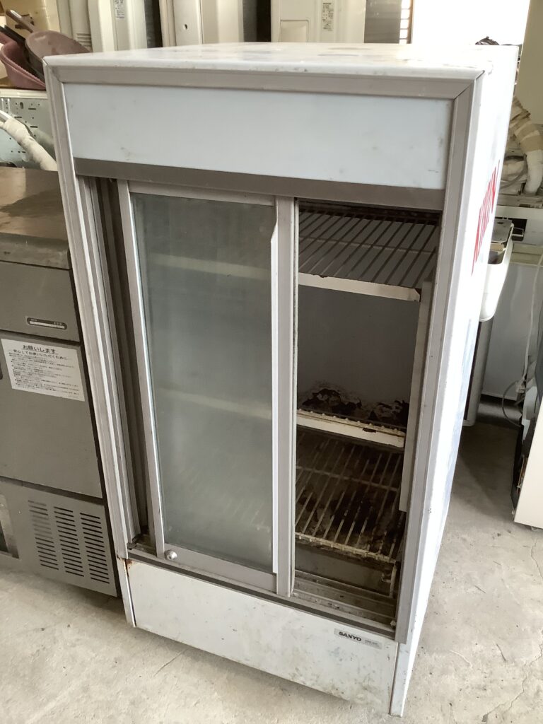 岡山市南区新保で回収した業務用冷蔵庫