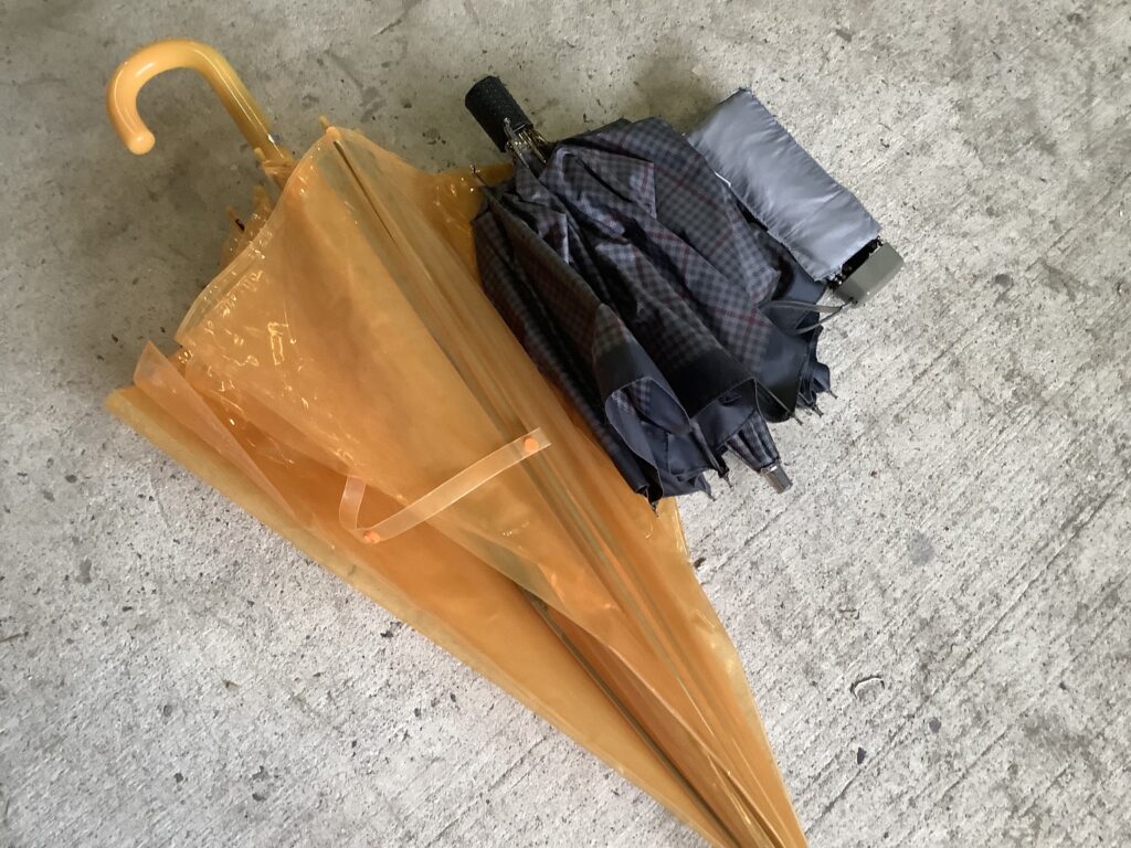 岡山市北区一宮で回収した傘