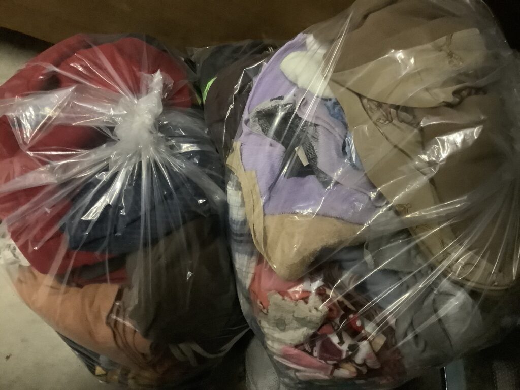 岡山市東区金岡で回収した袋詰めした大量の衣類