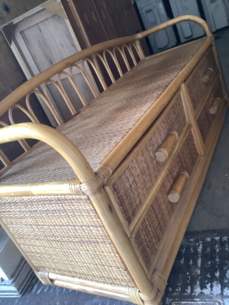 岡山市北区奥田本町で回収した籐家具