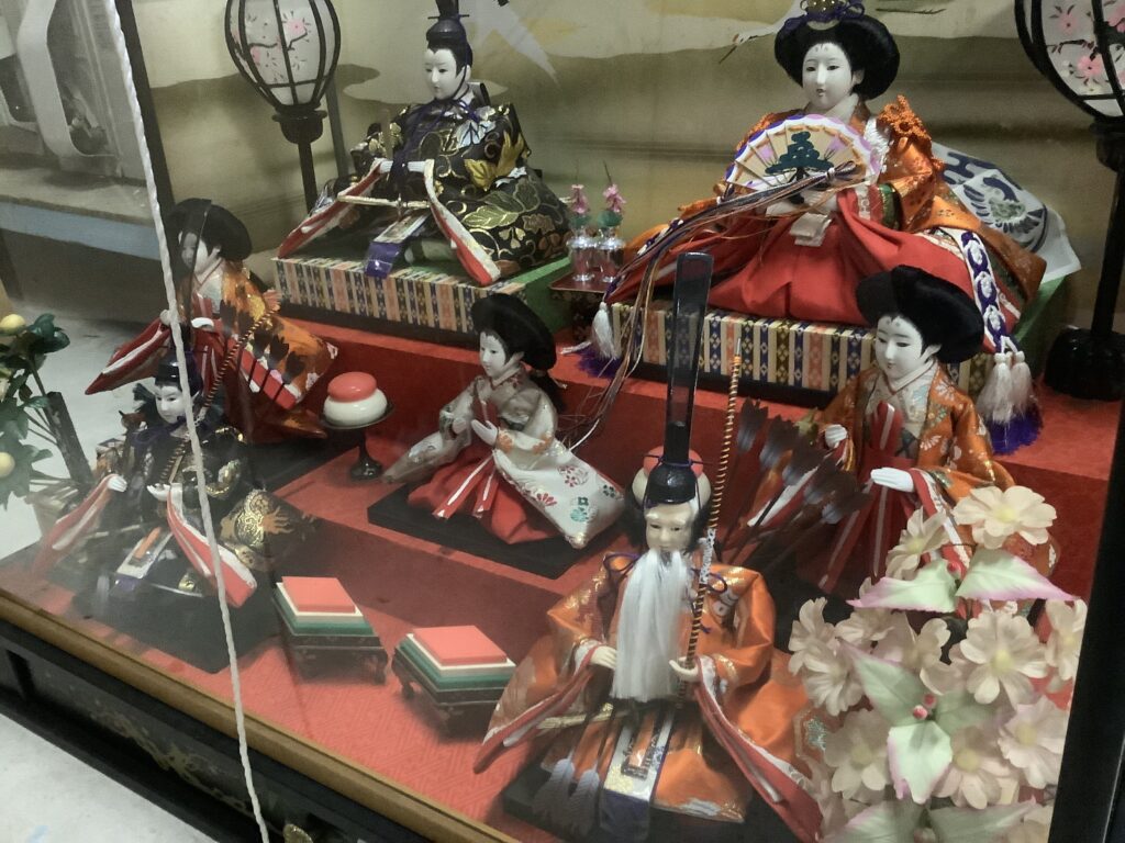 岡山市北区花尻で回収した雛人形