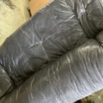 津山市で3人掛けソファーの回収から処分までさせて頂きました。
