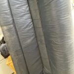 高梁市で3人掛けソファーの回収から処分までさせて頂きました。