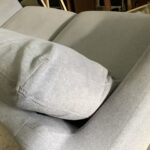 高梁市で2人掛けソファーの回収から処分までさせて頂きました。