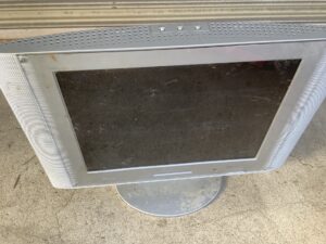 新見市でテレビの引き取りから処分までさせて頂きました。