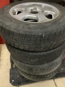 久米郡久米南町でタイヤの引き取りからタイヤ処分までさせて頂きました。