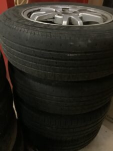 久米郡久米南町でタイヤの回収からタイヤ処分までさせて頂きました。