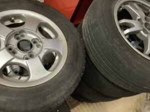 久米郡久米南町でタイヤの引き取りからタイヤ処分までさせて頂きました。