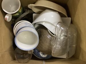 苫田郡鏡野町で食器の回収から処分までさせて頂きました。