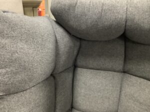 高梁市でソファーの回収から処分までさせて頂きました。