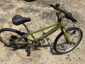 高梁市大工町で自転車の回収から処分までさせて頂きました。