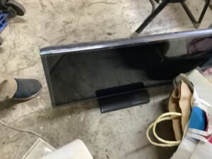 岡山市北区でテレビの引き取りから処分までさせて頂きました。