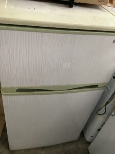 浅口郡里庄町で冷蔵庫の引き取りから処分までさせて頂きました。