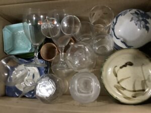 岡山市北区で食器の引き取りから処分までさせて頂きました。