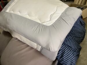 高梁市でベッドの引き取りから処分までさせて頂きました。
