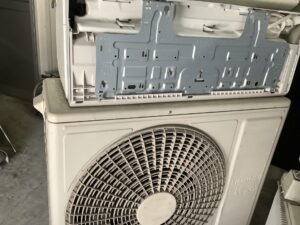 倉敷市大島でエアコン取り外しから回収までさせて頂きました。