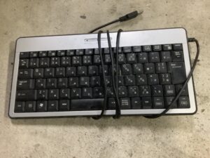 玉野市でパソコンの引き取りから処分までさせて頂きました。