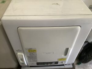 高梁市成羽町で洗濯機の引き取りから処分までさせて頂きました。