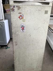 岡山市北区で冷蔵庫の回収から処分までさせて頂きました。