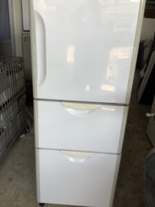 新見市で冷蔵庫の回収から処分までさせて頂きました。