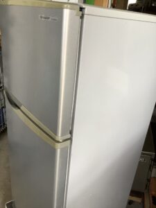 倉敷市中庄で冷蔵庫の引き取りから処分までさせて頂きました。
