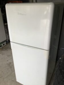 岡山市北区で冷蔵庫の引き取りから処分までさせて頂きました。