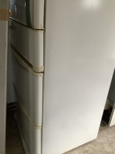 岡山市北区で冷蔵庫の回収から処分までさせて頂きました。