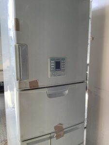 岡山市北区で冷蔵庫の引き取りから処分までさせて頂きました。