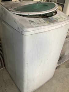 岡山市北区で洗濯機の回収から処分までさせて頂きました。
