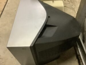 倉敷市でテレビの回収から処分までさせて頂きました。