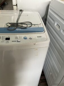 総社市で洗濯機の回収から処分までさせて頂きました。