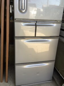 笠岡市で冷蔵庫の回収から処分までさせて頂きました。