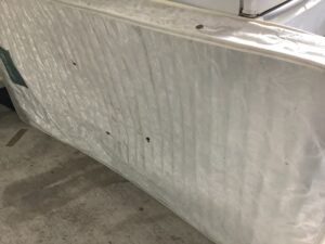 美作市でベッド・マットレスの引き取りから処分までさせて頂きました。