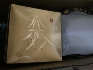 倉敷市玉島で引き取り回収した食器