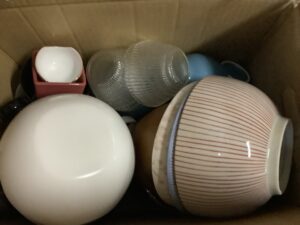 倉敷市玉島で引き取り回収した食器